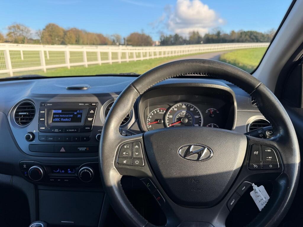 Used Hyundai i10 2017 for sale - 76960259: Photo 19