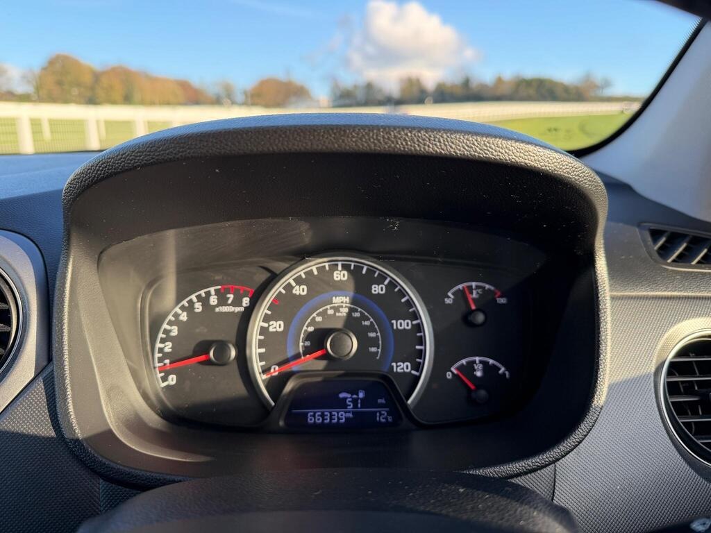 Used Hyundai i10 2017 for sale - 76960259: Photo 20