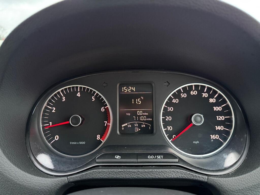 Used Volkswagen Polo 2010 for sale - 76864149: Photo 24