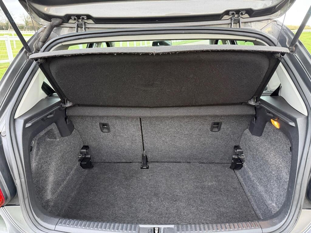 Used Volkswagen Polo 2010 for sale - 76864149: Photo 28