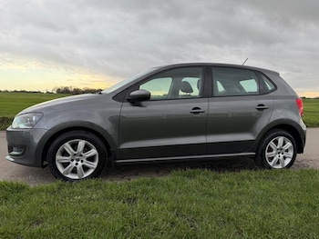 Used Volkswagen Polo 2010 for sale - 76864149: Photo