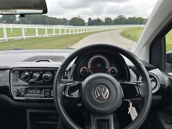 Used Volkswagen up! 2015 for sale - 75680308: Photo 17
