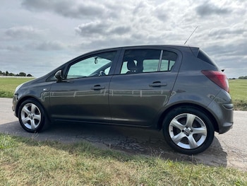 Used Vauxhall Corsa 2011 for sale - 75680590: Photo