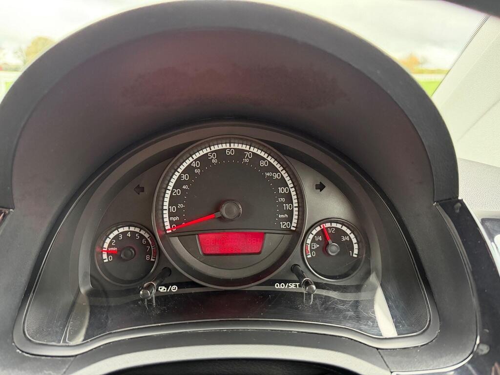 Used Volkswagen up! 2015 for sale - 76510530: Photo 21