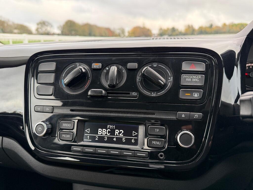 Used Volkswagen up! 2015 for sale - 76510530: Photo 22