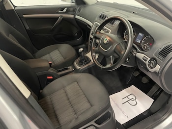 Used Skoda Octavia 2010 for sale - 76819862: Photo