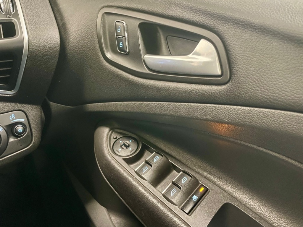 Used Ford Kuga 2015 for sale - 77451397: Photo 24