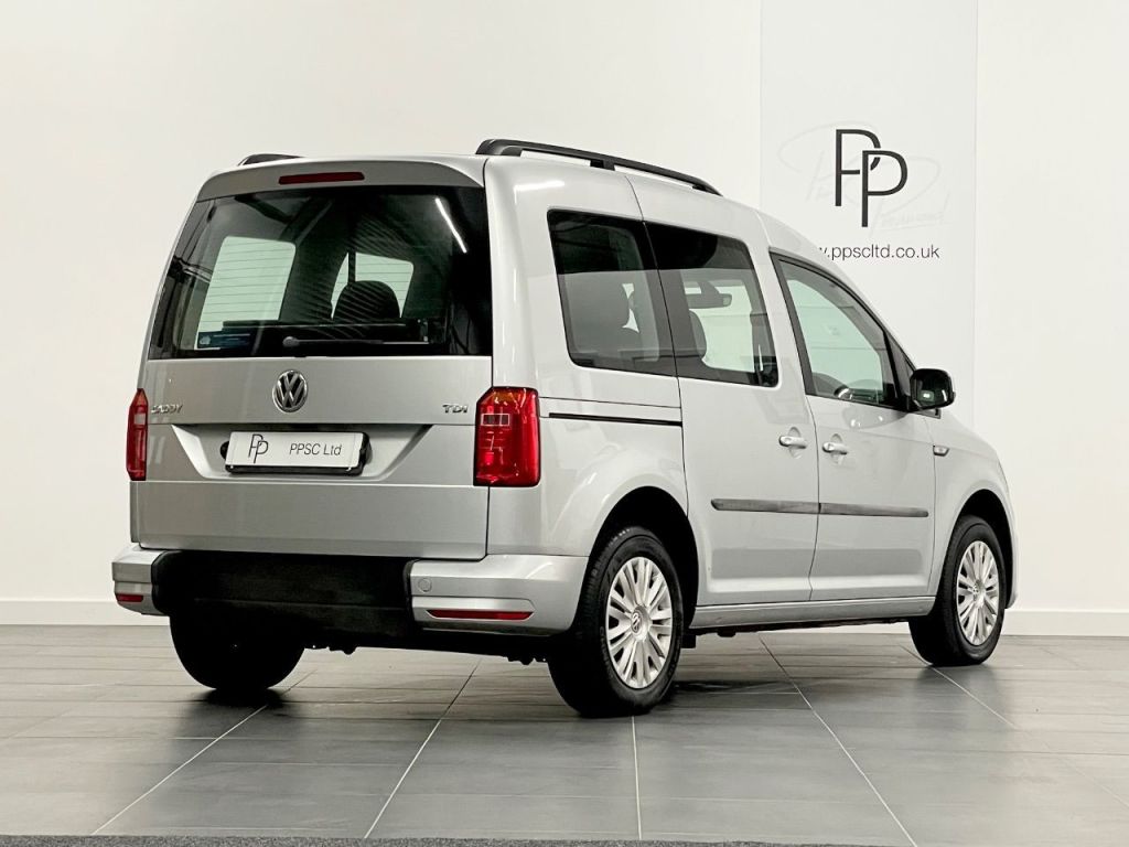 Used Volkswagen Caddy Maxi Life 2017 for sale - 77408761: Photo 9