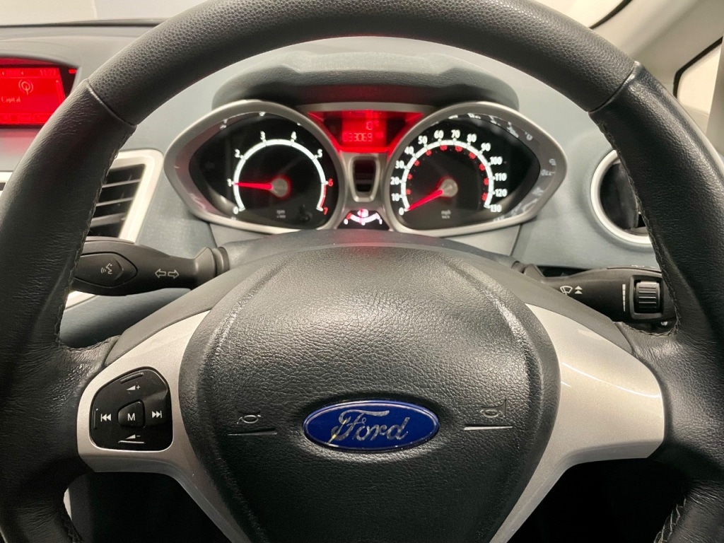 Used Ford Fiesta 2010 for sale - 77262484: Photo 15