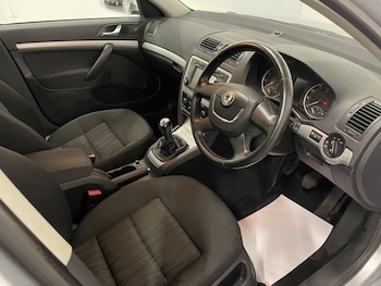 Used Skoda Octavia 2010 for sale - 76945707: Photo