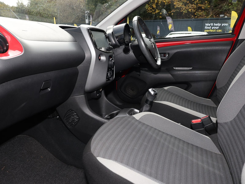 Used Toyota AYGO 2019 for sale - 76348552: Photo 2