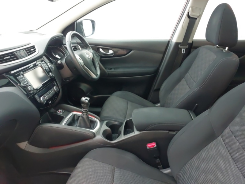 Used Nissan Qashqai 2017 for sale - 77108295: Photo 5