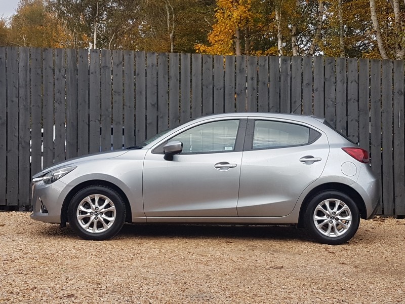 Used Mazda Mazda2 2015 for sale - 76401110: Photo 4