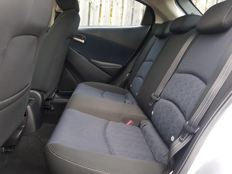 Used Mazda Mazda2 2015 for sale - 76401110: Photo 6