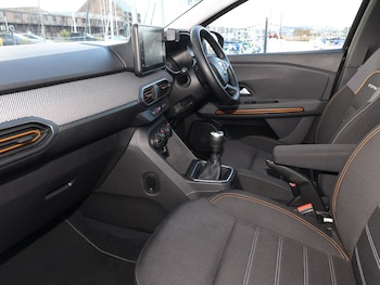 Used Dacia Sandero Stepway 2021 for sale - 76548749: Photo