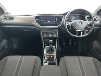Used Volkswagen T-Roc 2018 for sale - 76125513: Photo 2