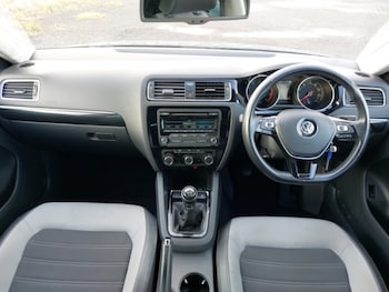 Used Volkswagen Jetta 2015 for sale - 76788952: Photo