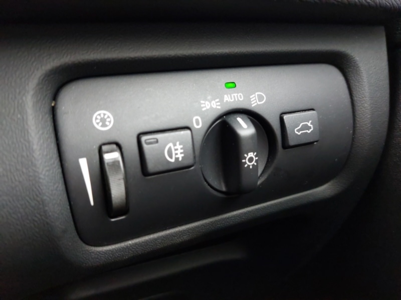 Used Volvo V40 2018 for sale - 77405262: Photo 14