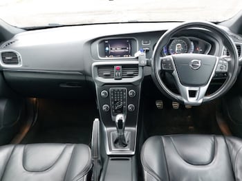 Used Volvo V40 2018 for sale - 77405262: Photo