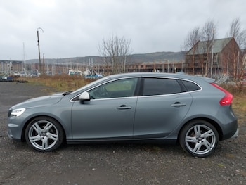 Used Volvo V40 2018 for sale - 77405262: Photo