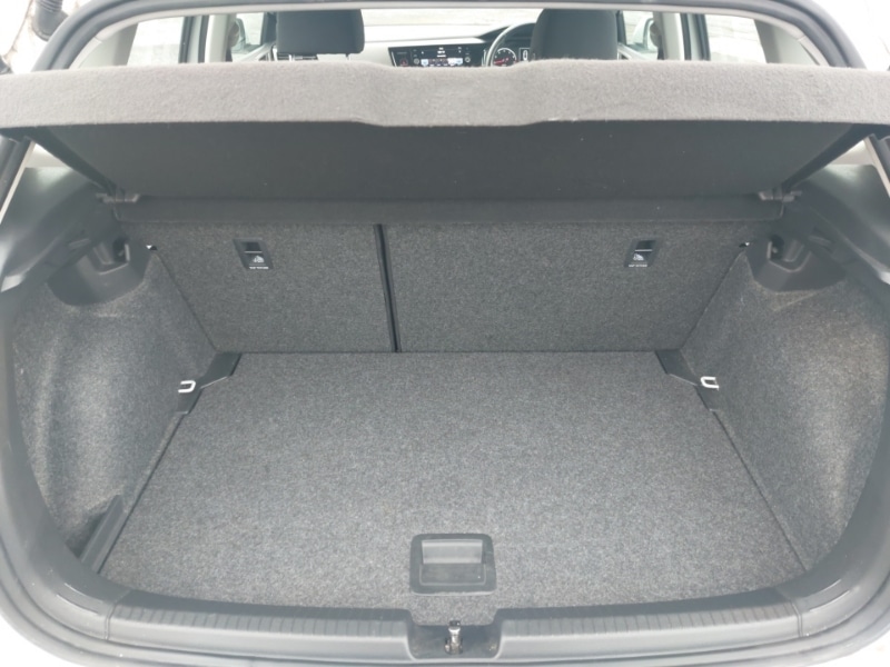 Used Volkswagen Polo 2018 for sale - 77669608: Photo 8