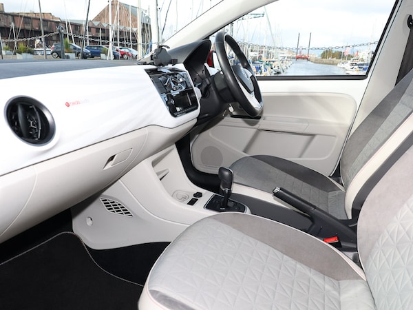 Used Volkswagen up! 2017 for sale - 76226113: Photo 2