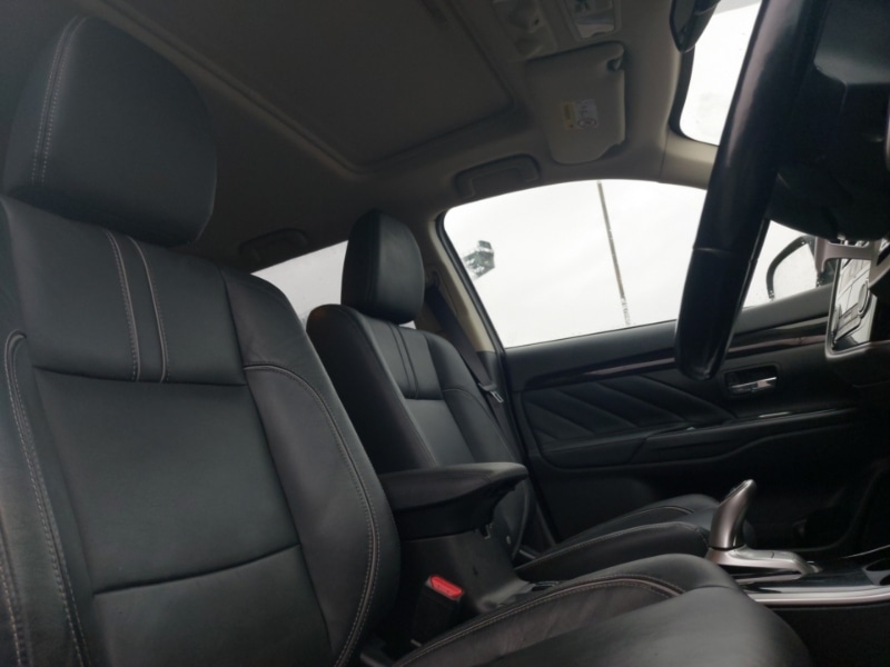 Used Mitsubishi Outlander 2017 for sale - 76855603: Photo 12