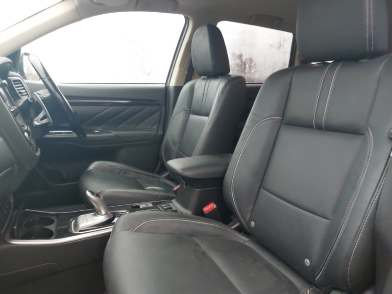 Used Mitsubishi Outlander 2017 for sale - 76855603: Photo 5