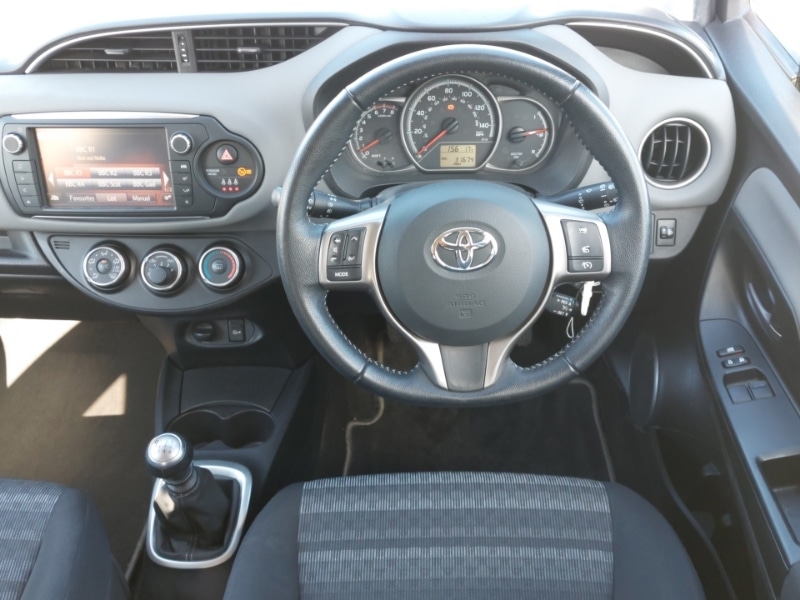 Used Toyota Yaris 2017 for sale - 77062669: Photo 7