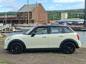 Used MINI Hatch 2019 for sale - 79432883: Photo