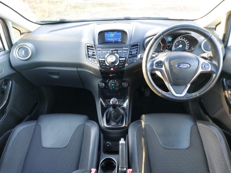 Used Ford Fiesta 2017 for sale - 77047067: Photo 2