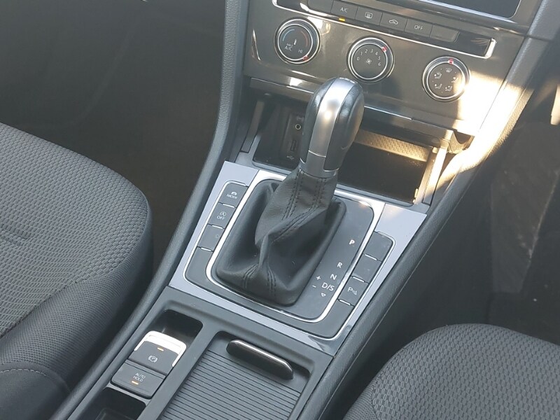 Used Volkswagen Golf 2018 for sale - 77491530: Photo 11