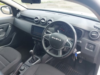 Used Dacia Duster 2023 for sale - 78730170: Photo