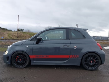 Used Abarth 695 2017 for sale - 78634443: Photo