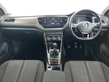 Used Volkswagen T-Roc 2018 for sale - 78005936: Photo