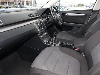 Used Volkswagen Passat 2013 for sale - 76309230: Photo 2