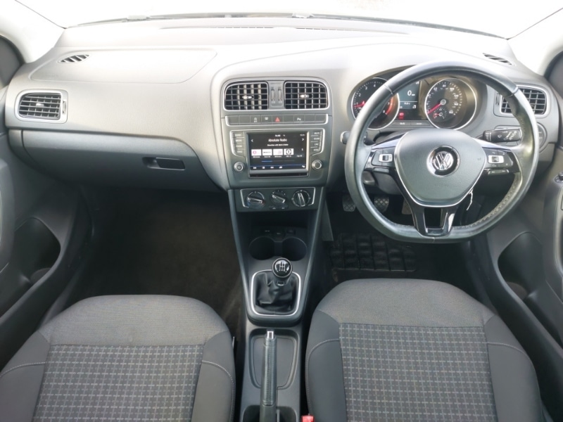 Used Volkswagen Polo 2017 for sale - 76269159: Photo 2