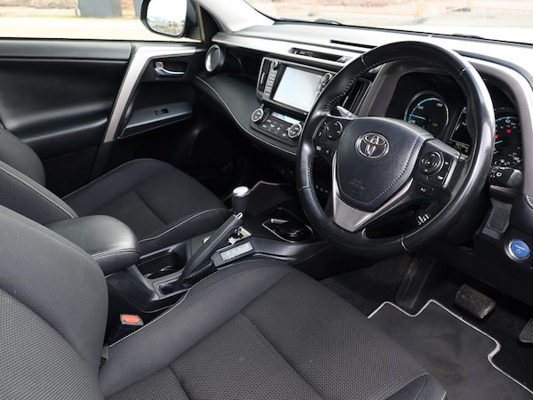 Used Toyota RAV4 2018 for sale - 76233691: Photo 15