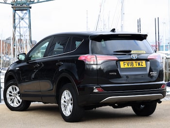 Used Toyota RAV4 2018 for sale - 76233691: Photo 3
