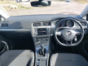 Used Volkswagen Golf 2017 for sale - 78071198: Photo