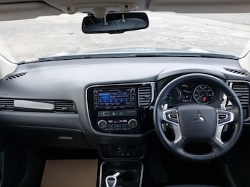 Used Mitsubishi Outlander 2017 for sale - 77721936: Photo