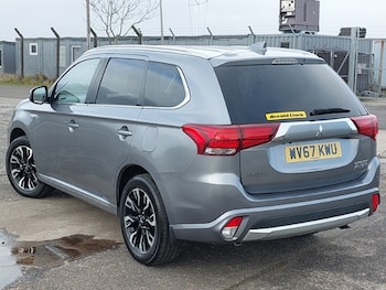 Used Mitsubishi Outlander 2017 for sale - 77721936: Photo