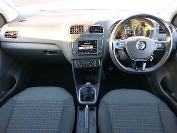 Used Volkswagen Polo 2017 for sale - 77379738: Photo