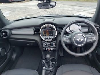 Used MINI Convertible 2018 for sale - 77846977: Photo