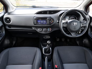 Used Toyota Yaris 2019 for sale - 76150962: Photo 2