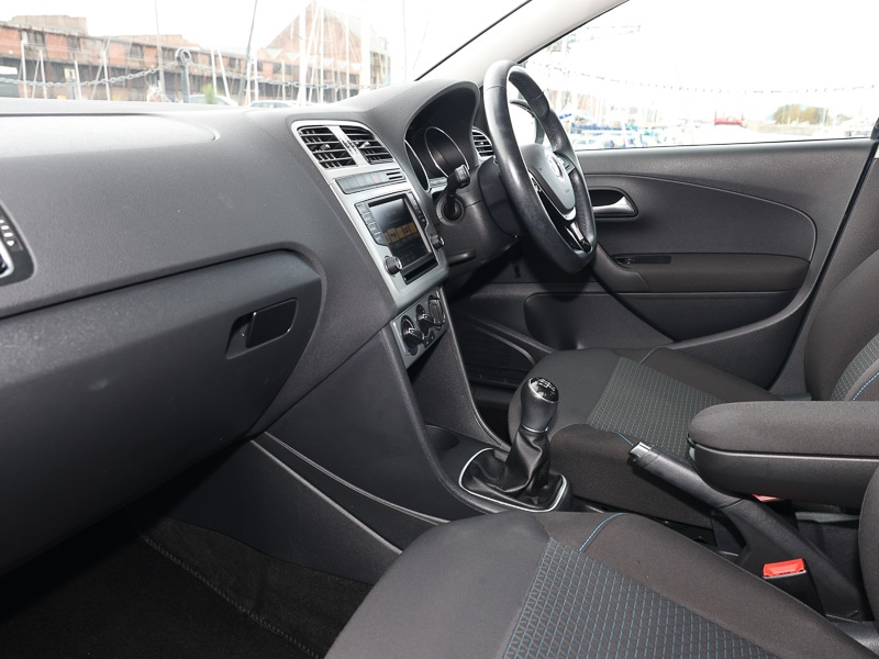 Used Volkswagen Polo 2017 for sale - 77039301: Photo 2