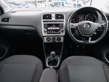 Used Volkswagen Polo 2017 for sale - 77039301: Photo