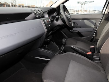 Used Dacia Duster 2021 for sale - 76150375: Photo