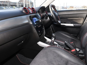 Used Suzuki Vitara 2017 for sale - 76414438: Photo