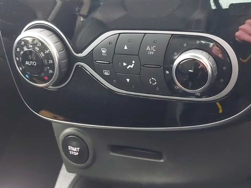 Used Renault Clio 2018 for sale - 77392941: Photo 11